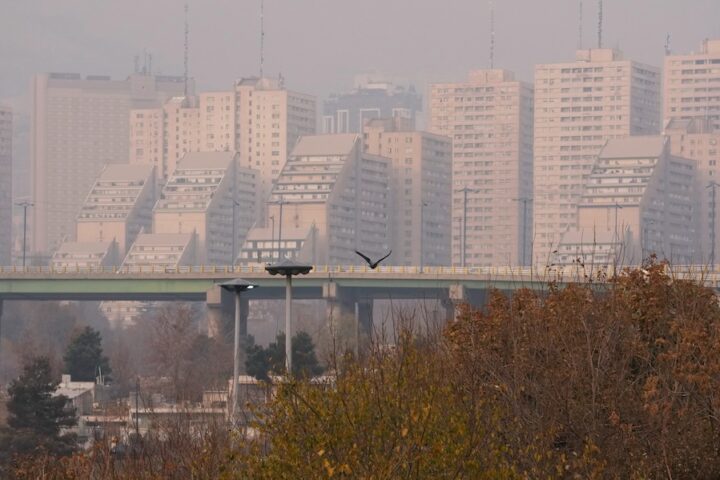 Gli Stati Uniti espellono nuovamente circa 50 cittadini iraniani verso Teheran