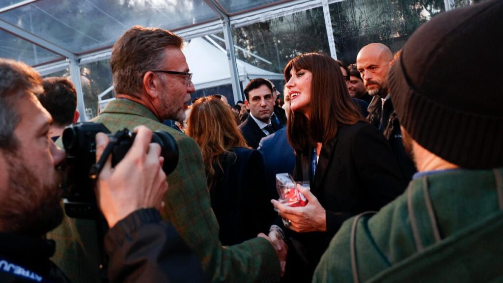 Gli studenti di Medicina contestano la ministra Bernini: “Non ce la facciamo più”