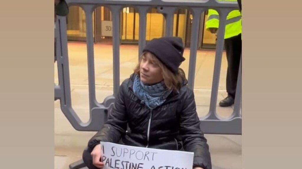 Greta Thunberg arrestata a Londra durante manifestazione per detenuti di Palestine Action