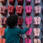 Havaianas in Brasile, polemica per lo spot che invita a non iniziare con il piede destro