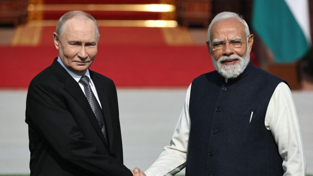 I dazi statunitensi sul petrolio russo e la difficile posizione di Modi: l'India in bilico tra USA e Russia