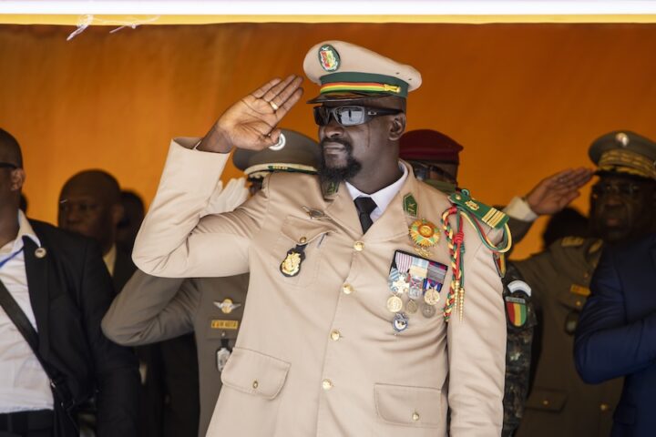 Il colonnello Mamady Doumbouya vince le elezioni presidenziali in Guinea dopo il colpo di stato del 2021