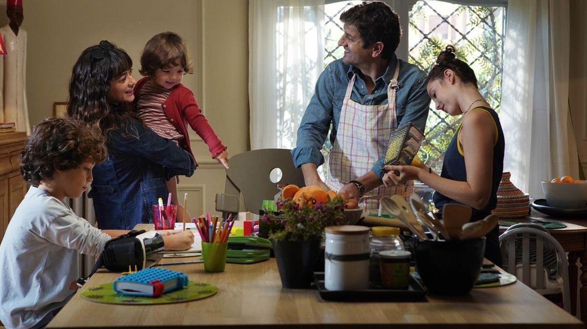 Il declino demografico in Italia: nel 2024 si registrano 369.944 nuovi nati e il minimo storico di 1,18 figli per donna