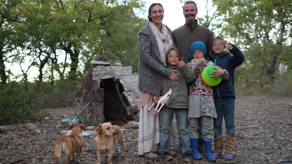 Il destino della famiglia nel bosco di Palmoli tra giustizia e servizi sociali: l'udienza per il ricongiungimento dei figli