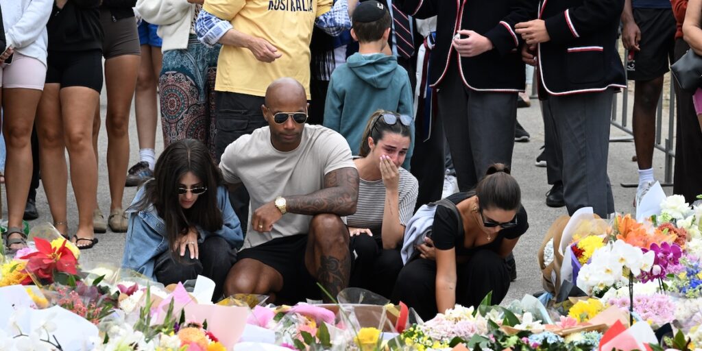 Il governo australiano annuncia misure restrittive contro l'hate speech dopo l'attentato di Bondi Beach