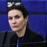 Il Parlamento Europeo revoca l'immunità all'eurodeputata Alessandra Moretti, coinvolta nel Qatargate