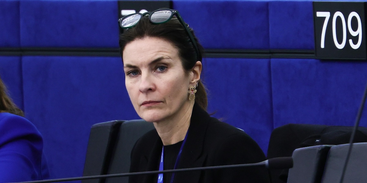 Il Parlamento Europeo revoca l'immunità all'eurodeputata Alessandra Moretti, coinvolta nel Qatargate