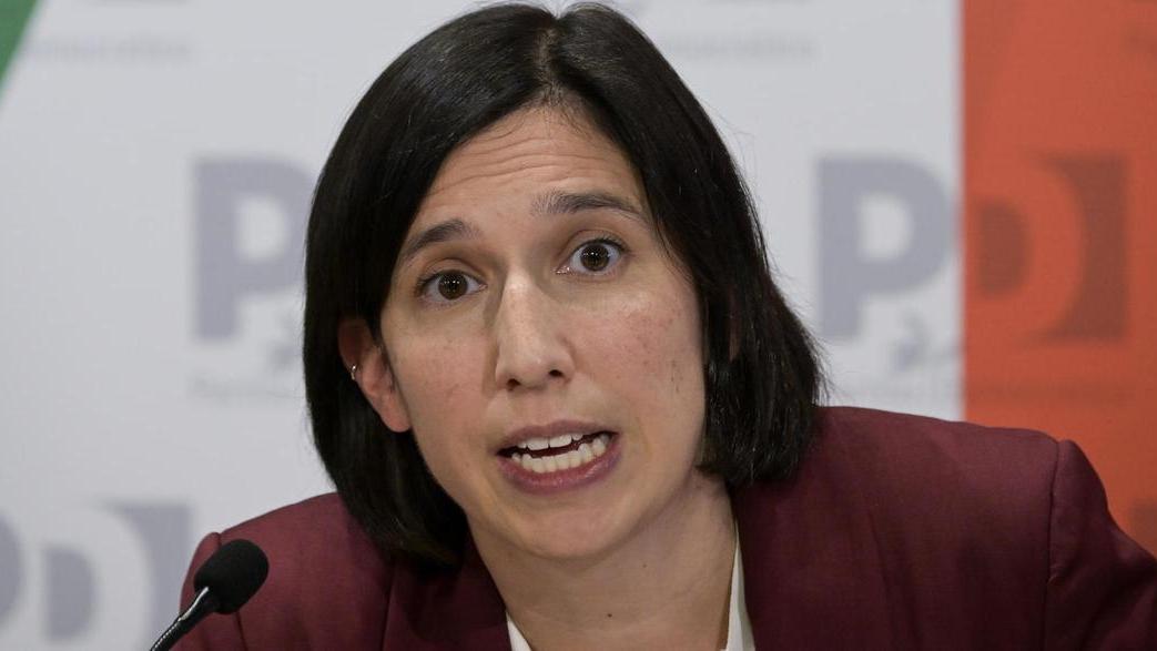 Il Pd e il dilemma della leadership: Bonaccini sostiene Schlein, esclude congressi