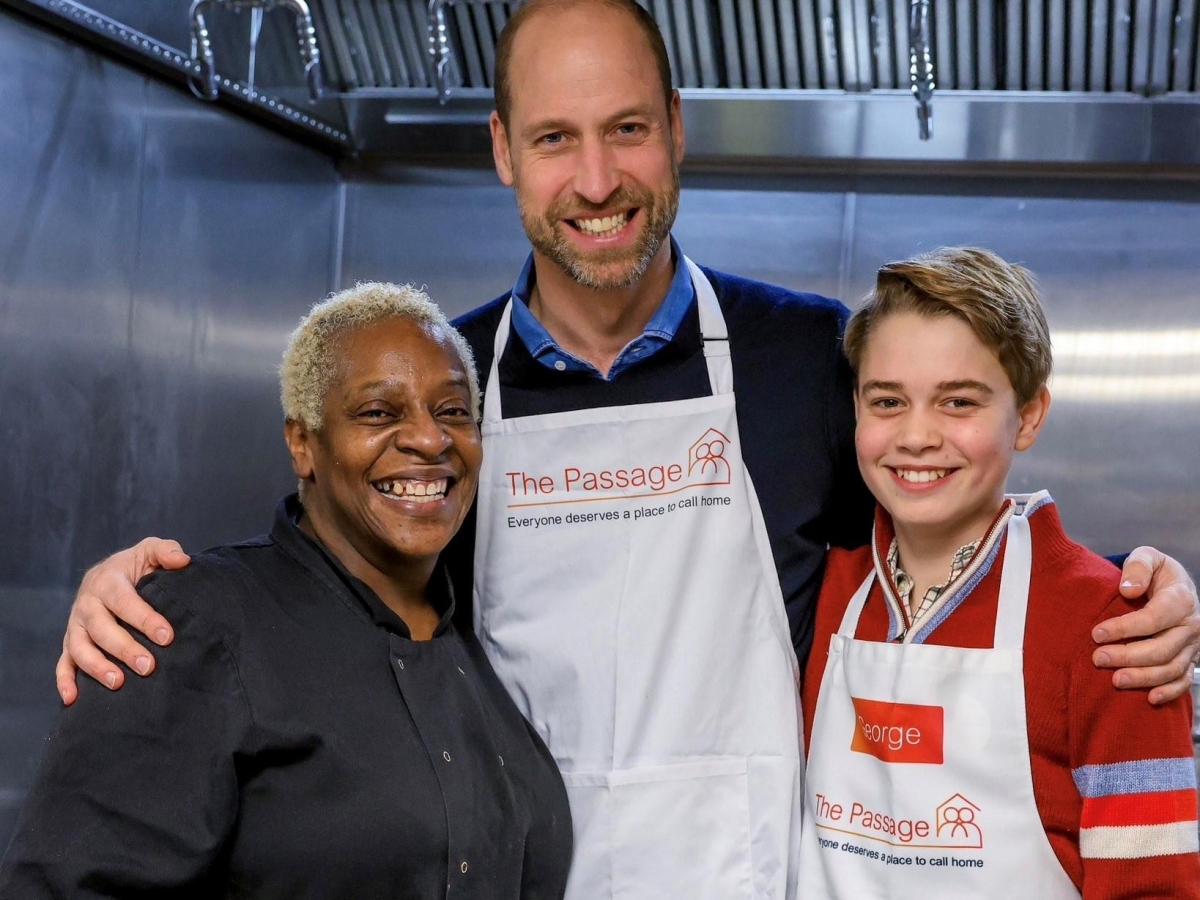 Il principe George segue le orme di William e Diana: il pranzo di Natale per i senzatetto a Londra