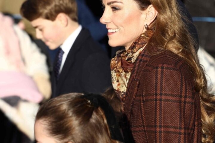 Il Re Carlo premia la babysitter dei principi e personalità note nella nuova lista delle onorificenze di Londra