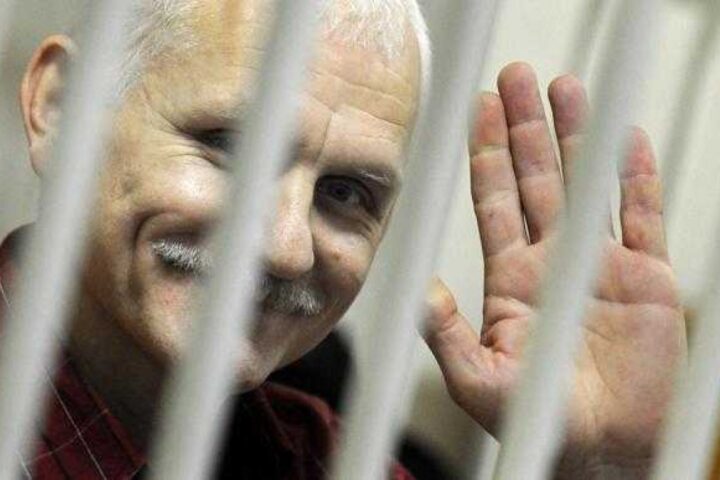Il regime bielorusso libera 123 detenuti, tra cui il premio Nobel Ales Bialiatski e Maria Kolesnikova