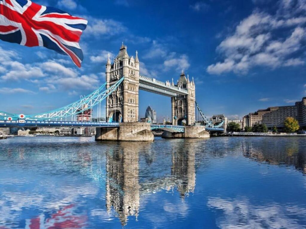 Il Regno Unito torna nel programma Erasmus da gennaio 2027 dopo l'accordo con l'Ue