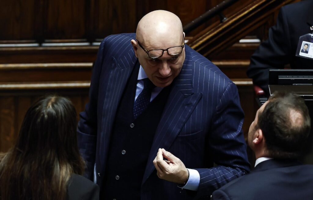 Il ritorno della leva entro il 2026: Crosetto presenta un disegno di legge per 10mila esperti civili