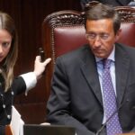 Il ritorno di Fini ad Atreju: pentimento per lo scioglimento di An e sfide alla sinistra