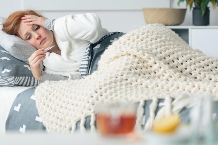 Influenza 2025, variante K in Italia: sintomi e previsioni secondo Pregliasco