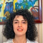 Iran, arrestata la premio Nobel Narges Mohammadi durante una cerimonia commemorativa a Mashhad