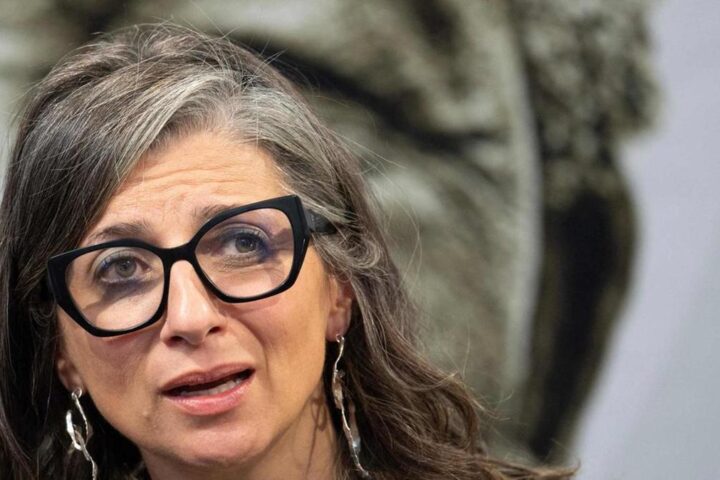 Ispettori nelle scuole toscane dopo gli incontri con Francesca Albanese sulla situazione a Gaza