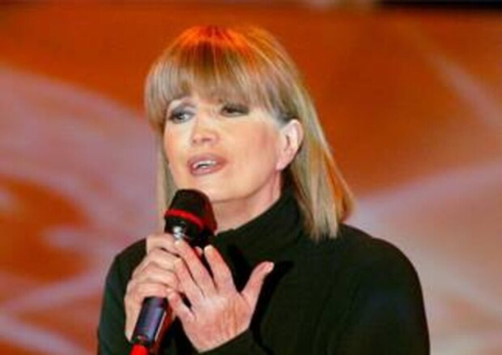 Iva Zanicchi: «Tajani? Dopo tre anni deve andare in vacanza. Serve un nuovo Berlusconi per Forza Italia»