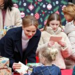 Jacques e Gabriella, i gemelli di Monaco, protagonisti della tradizionale distribuzione dei doni di Natale