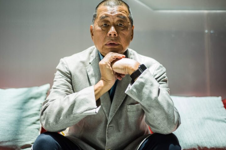 Jimmy Lai condannato a Hong Kong per sedizione e collusione, rischia l'ergastolo