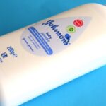 Johnson & Johnson condannata a risarcire 40 milioni di dollari per cancro causato dal talco