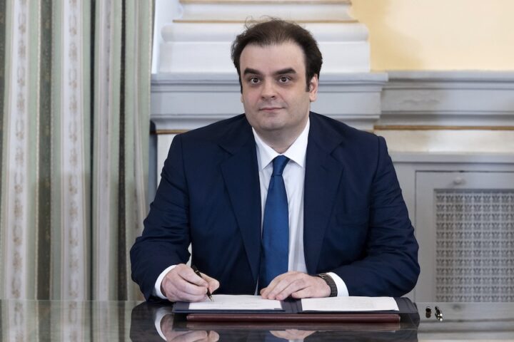 Kyriakos Pierrakakis nuovo capo dell'Eurogruppo dopo le dimissioni di Paschal Donohoe