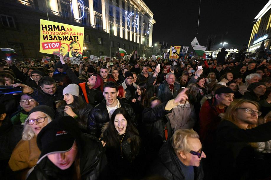 La Bulgaria affronta instabilità politica dopo le dimissioni del premier Jeliazkov