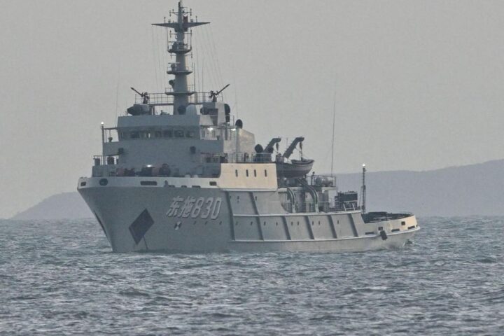 La Cina lancia razzi durante le esercitazioni militari attorno a Taiwan, 130 aerei rilevati