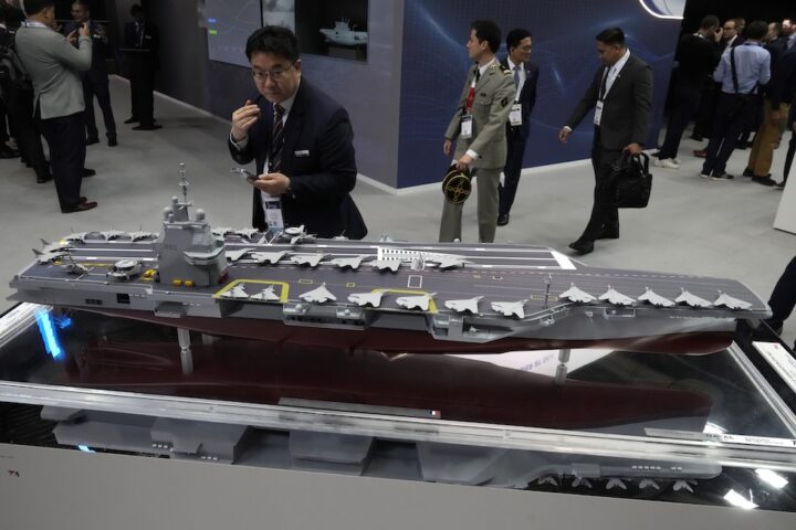 La Francia avvia la costruzione di una nuova portaerei, in servizio nel 2038