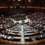 La manovra da 22 miliardi arriva alla Camera: ratifica senza modifiche prevista per il 30 dicembre