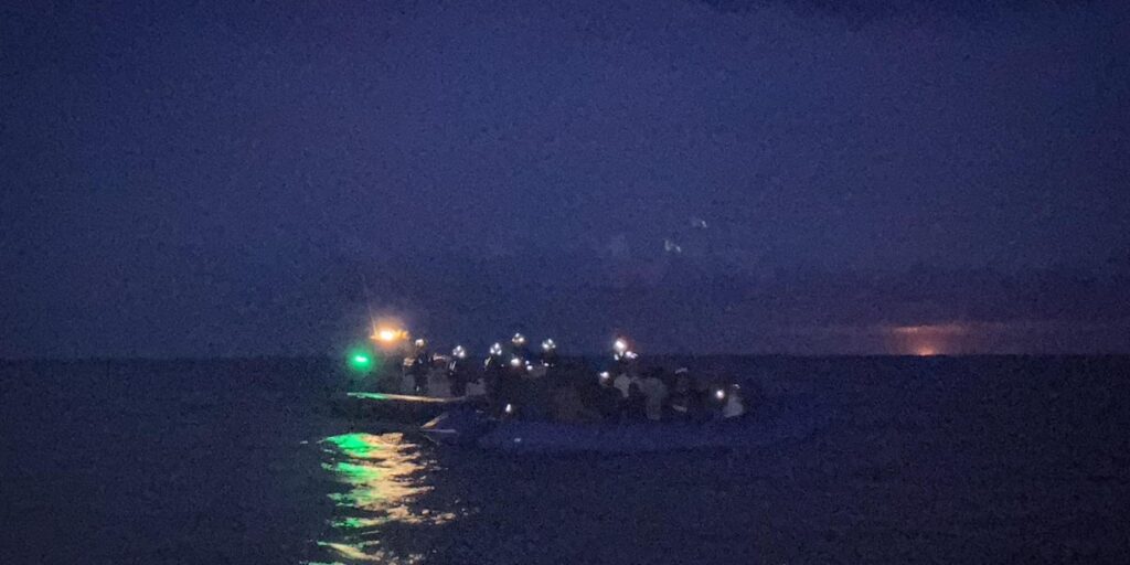 La nave SOS Humanity bloccata al porto di Ortona dopo operazioni di soccorso non coordinate con la Libia