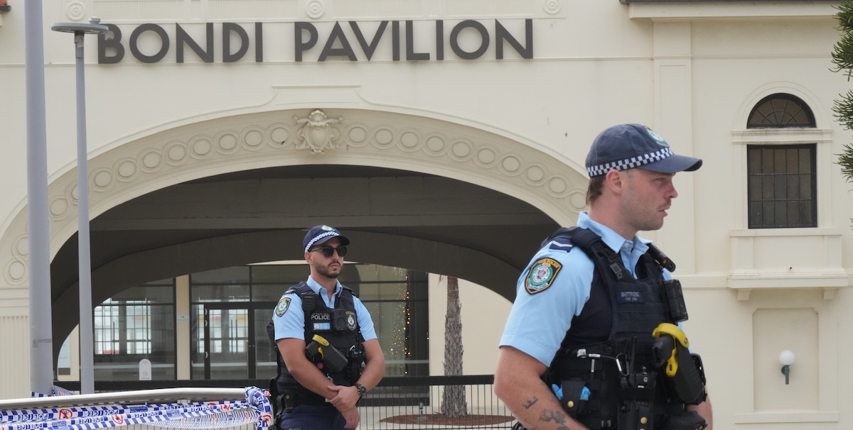 La polizia australiana: autori dell'attentato a Bondi Beach non collegati a gruppi organizzati