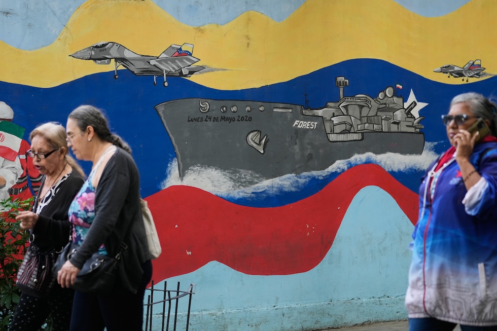 La popolazione venezuelana ignora la minaccia di invasione mentre affronta una crisi economica profonda