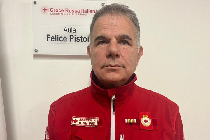 La storia di Andrea Vulterini, volontario della Croce Rossa impegnato per l'inclusione sociale a Roma