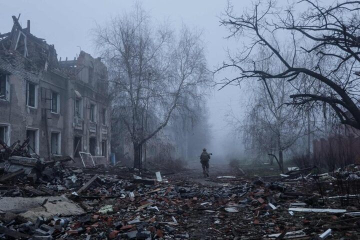 La strategia ucraina contro Mosca: attacchi all'energia russa e difficoltà a Pokrovsk