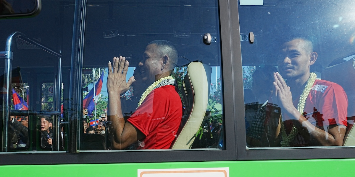 La Thailandia restituisce 18 soldati cambogiani dopo accordo per cessate il fuoco