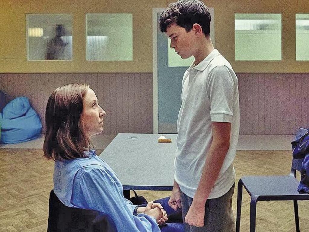 Lezioni anti-misoginia nelle scuole britanniche, Philips: «La violenza contro le donne è un'emergenza nazionale»