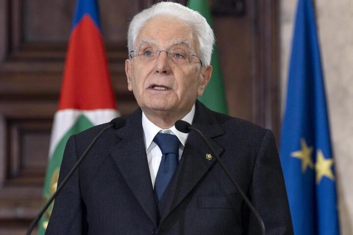 Mattarella: spesa per la difesa indispensabile per pace e democrazia in Europa