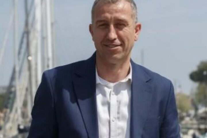 Mattia Missiroli si dimette da sindaco di Cervia dopo le accuse di maltrattamenti alla moglie