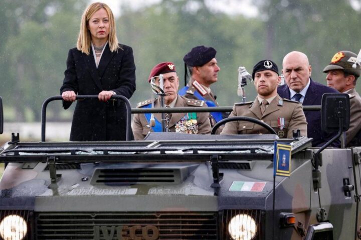 Meloni critica la scelta dell'università di Bologna di negare il corso di filosofia ai militari