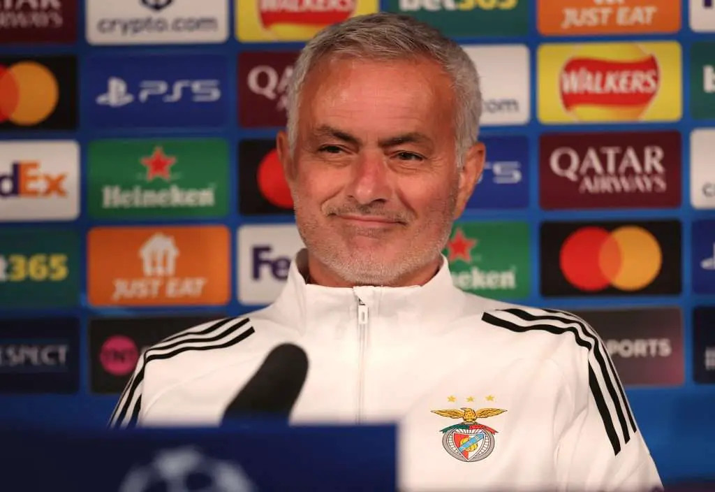 Mourinho avverte Napoli: "Non ridete per le assenze" prima del match di Champions League a Lisbona