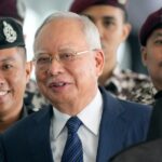 Najib Razak, ex primo ministro della Malaysia, condannato a ulteriori 15 anni di carcere per corruzione