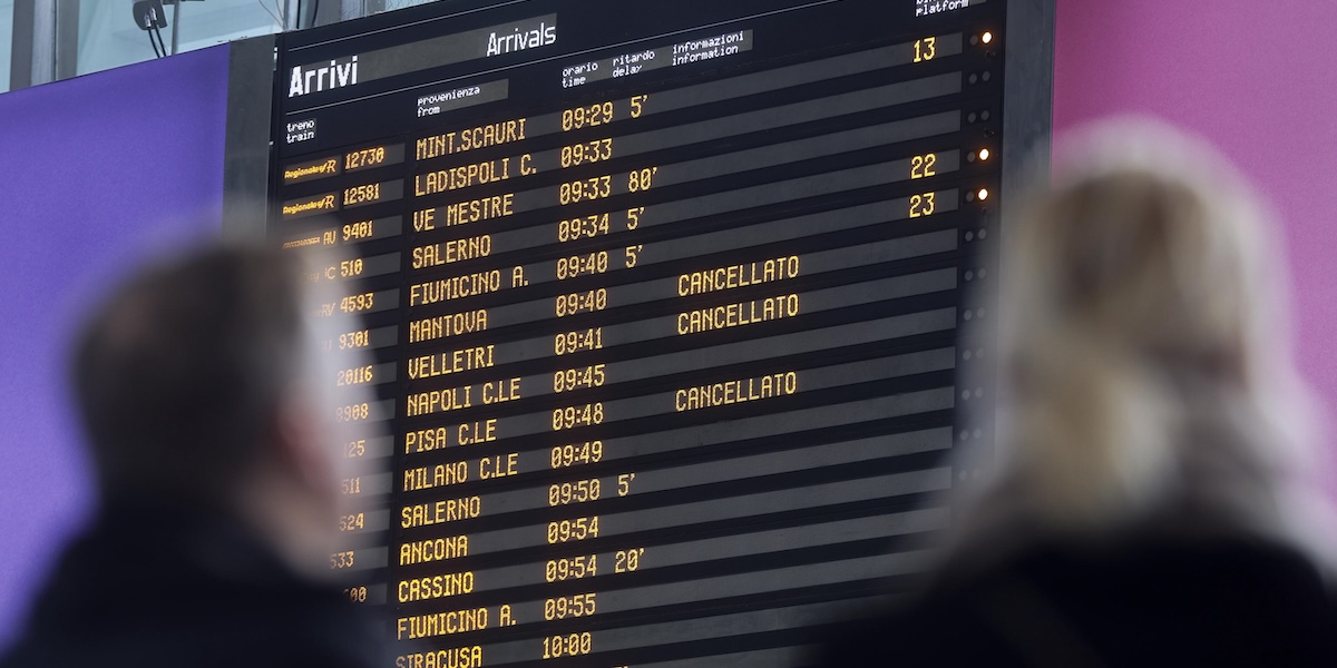 Numerosi ritardi dei treni sulla linea ad alta velocità Roma-Firenze per il ritrovamento di un cadavere sui binari a Chiusi