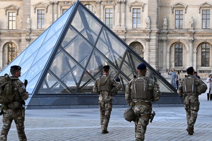 Personale del Louvre in sciopero ad oltranza dal 15 dicembre per condizioni di lavoro degradate