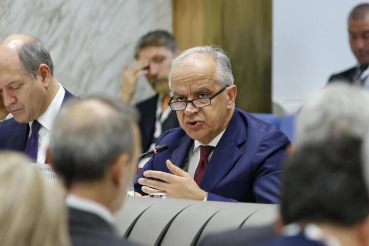 Piantedosi: "Diminuzione del 60% degli arrivi irregolari in Italia, si accelera sui rimpatri"