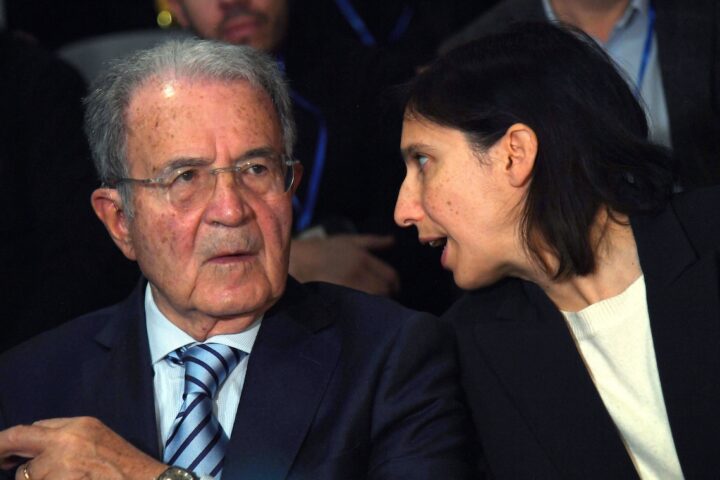 Prodi consiglia di revocare la cittadinanza onoraria a Francesca Albanese a Bologna