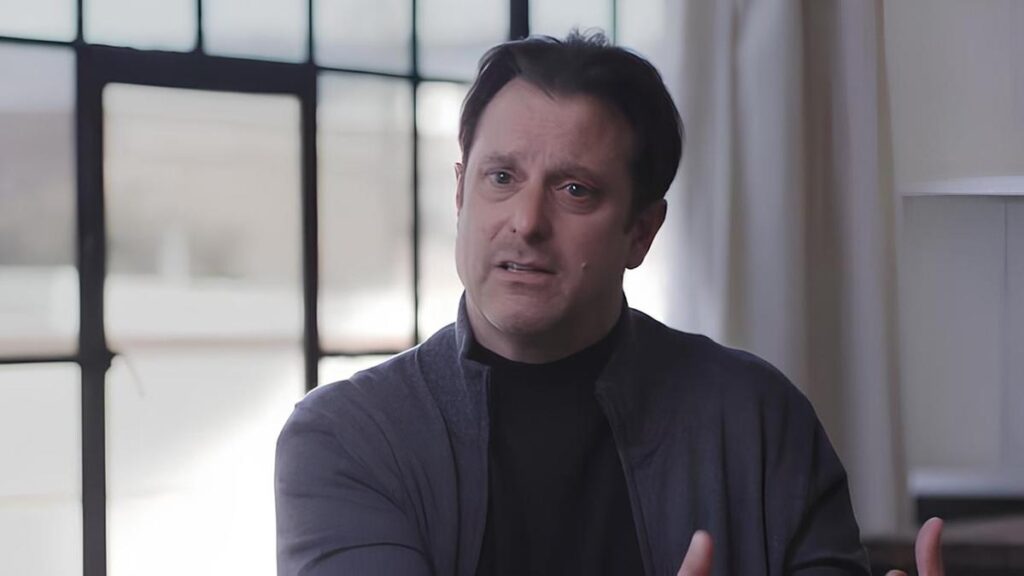 Psicologo avverte: smartphone causa isolamento e dipendenza negli adolescenti