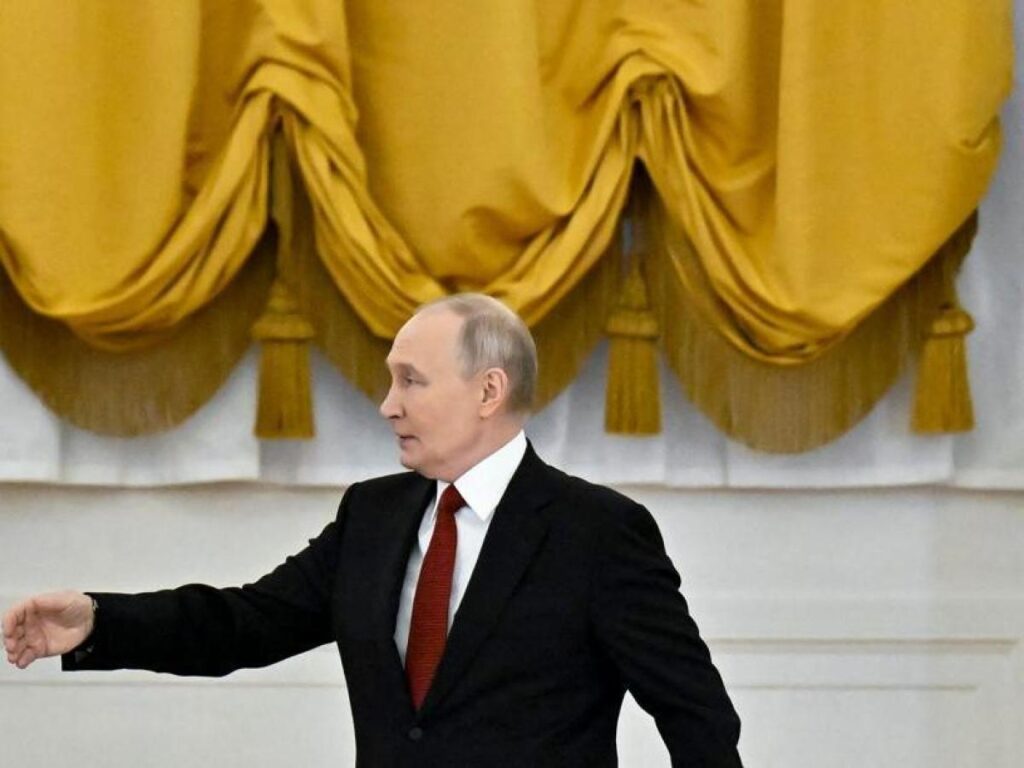 Putin invia auguri a Trump ma rifiuta il nuovo piano di pace per l'Ucraina