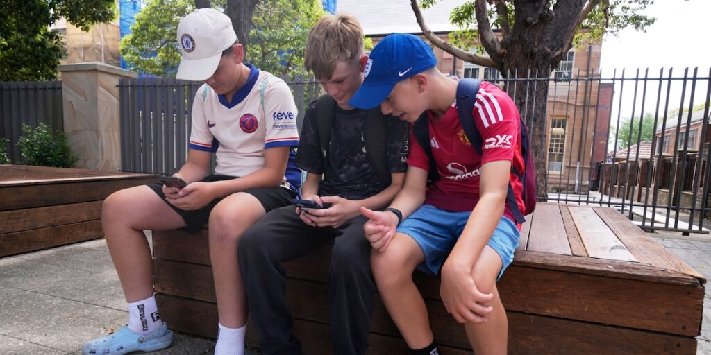 Reddit fa appello alla Corte Suprema australiana contro il divieto di social media per minori di 16 anni