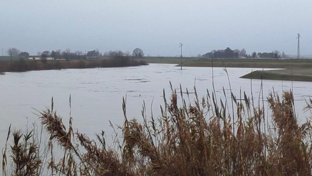 Rischio esondazione in Emilia Romagna: evacuazioni disposte per i comuni di Ravenna, Castel Bolognese e Cotignola